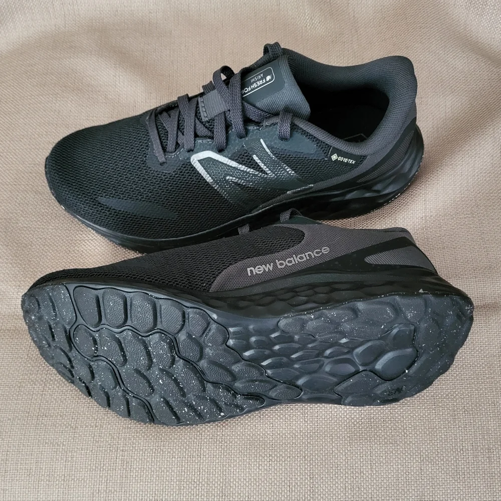 Womem's New Balance Fresh Foam Arishi v4 GORE-TEX Shoes - Picture 8 of 15
